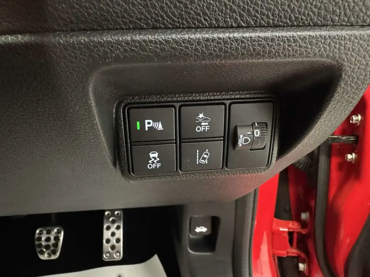 2019-honda-civic-10-vtec-turbo-sr-hatchback-5d-big-16