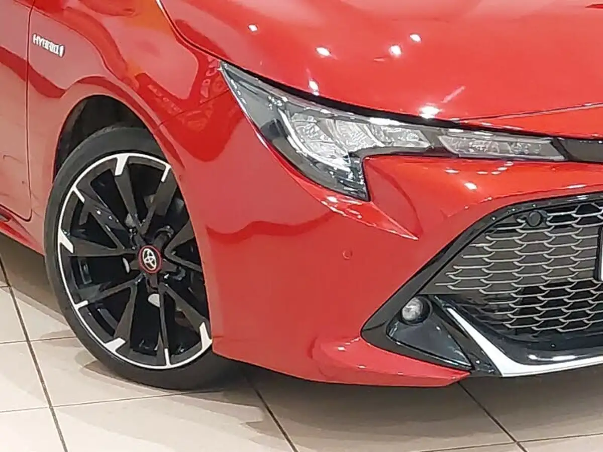 2021-toyota-corolla-18-vvt-i-gr-sport-trk-hatchback-big-8