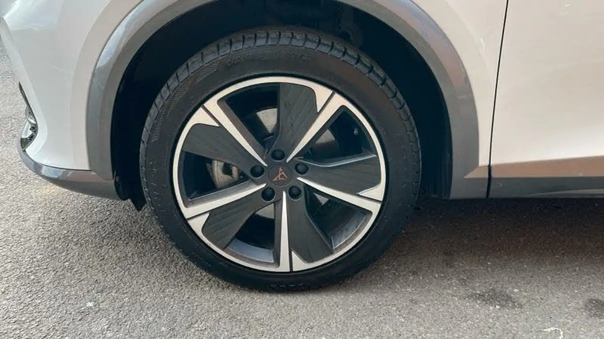 2024-cupra-formentor-14-e-hybrid-v1-big-36