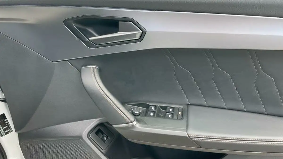 2024-cupra-formentor-14-e-hybrid-v1-big-8