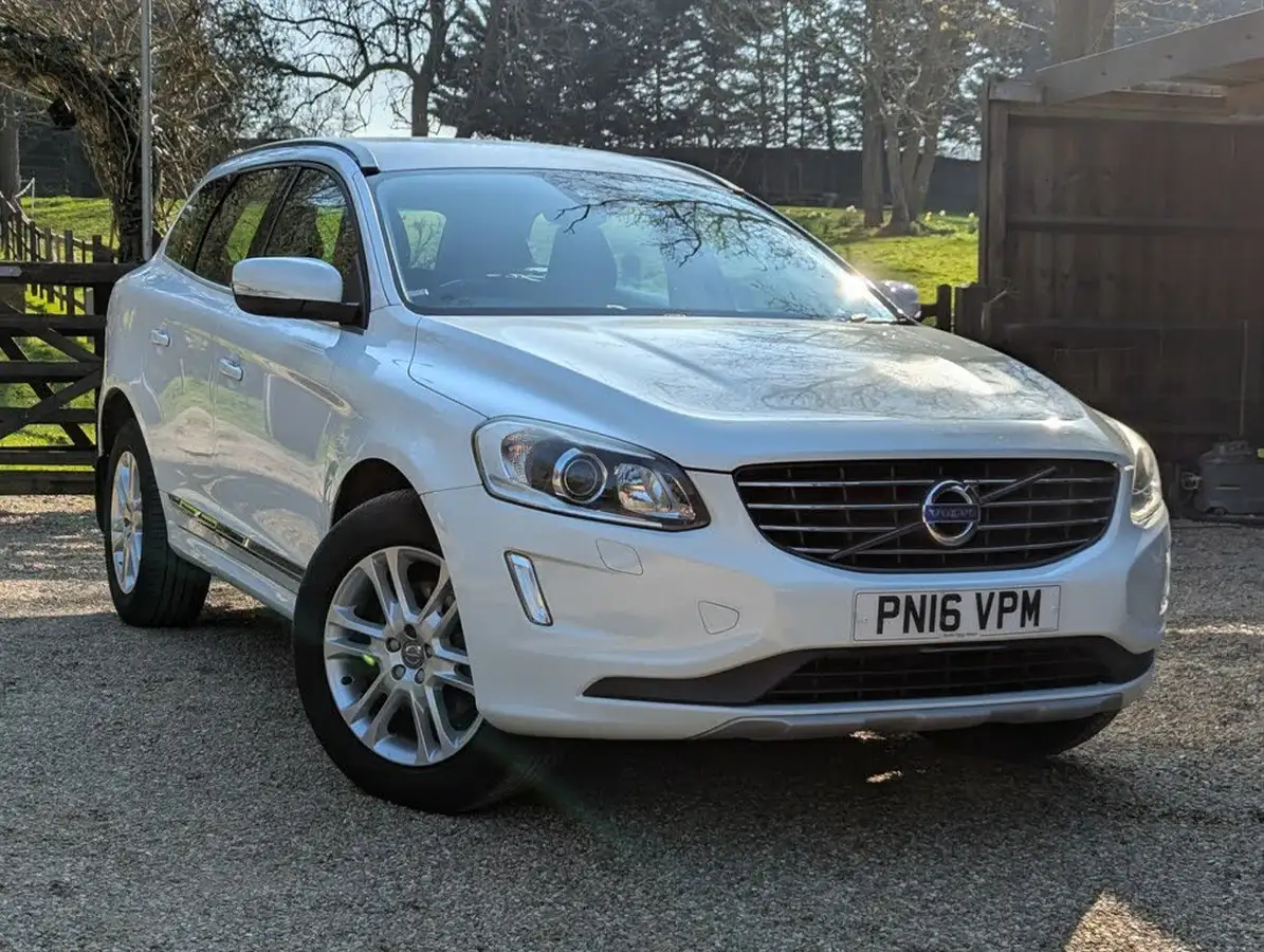 2016-volvo-xc60-24td-d5-se-lux-geartronic-big-2