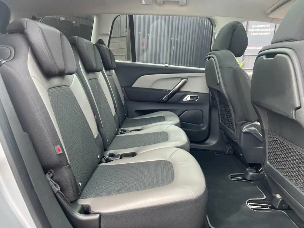 2015-citroen-grand-c4-picasso-20bluehdi-exclusive-eat6-big-16