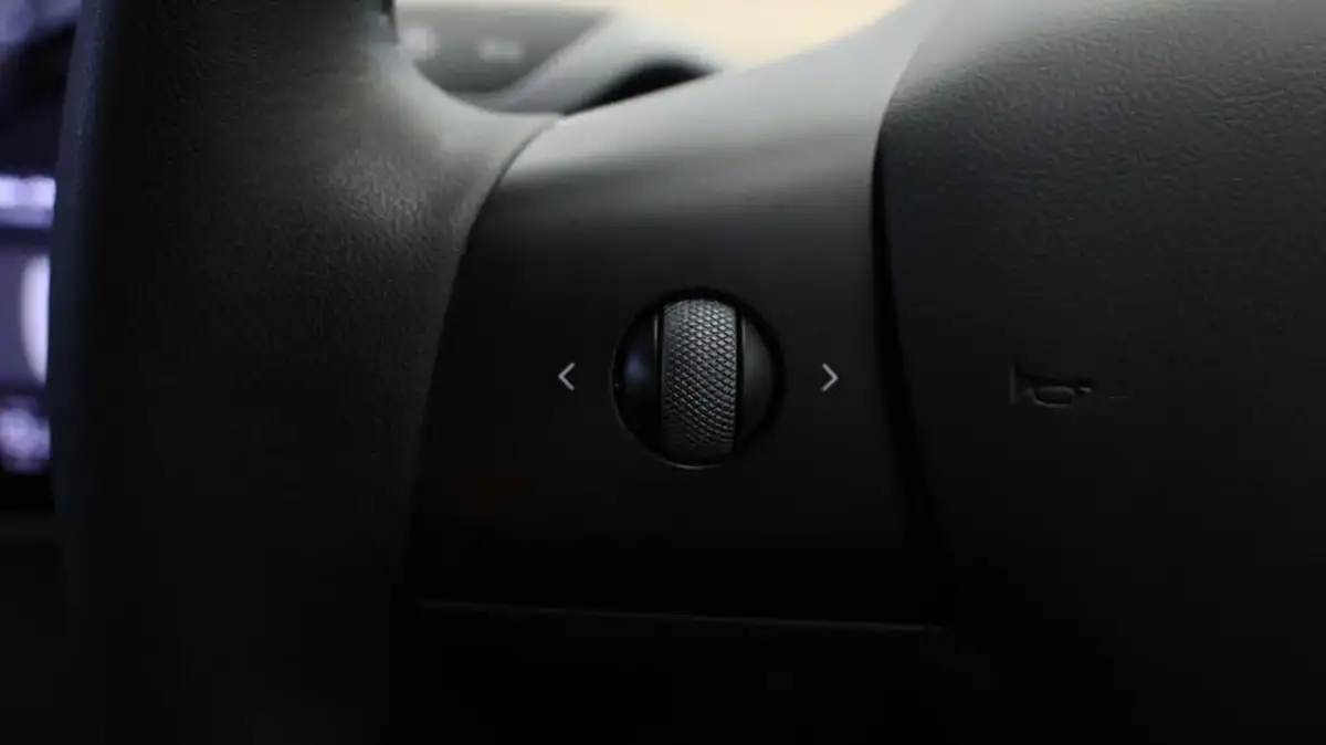 2020-tesla-model-3-e-long-range-big-22