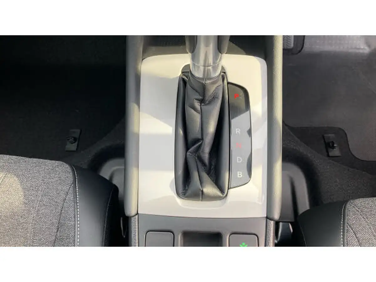 2022-honda-jazz-15-i-mmd-ex-107ps-big-28