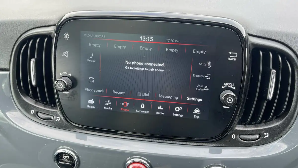 2021-fiat-500-10-lounge-big-24