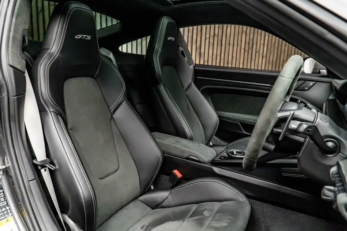 2022-porsche-911-30-carrera-4-gts-coupe-pdk-big-1
