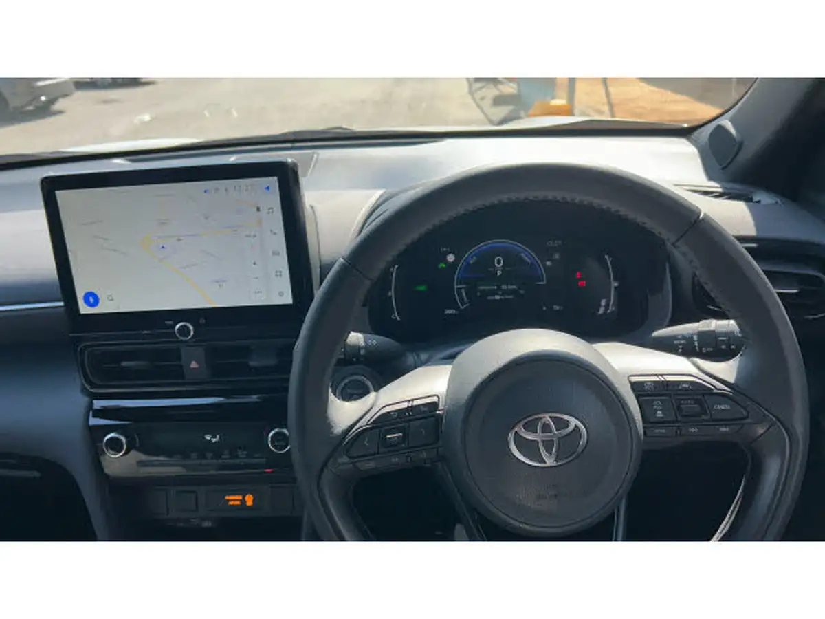 2024-toyota-yaris-cross-15-vvt-i-design-big-5