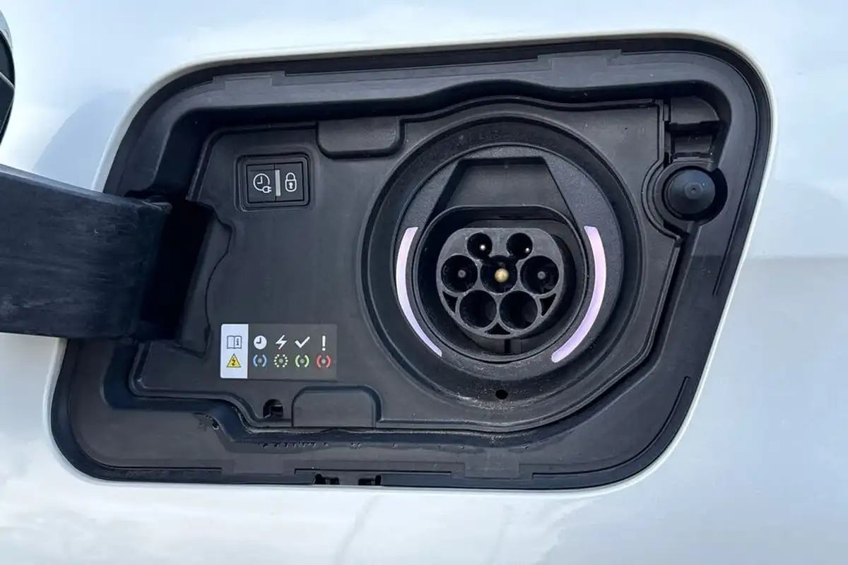2020-peugeot-3008-suv-16-puretech-gt-300bhp-4x4-hybrid4-e-eat8-big-29