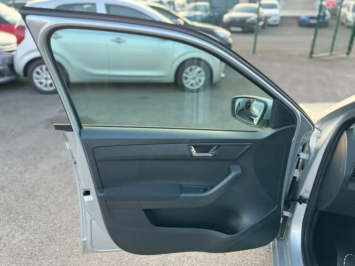 2016-skoda-fabia-12-tsi-se-109ps-hatchback-big-38