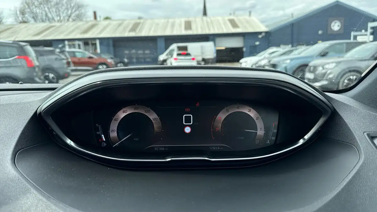 2020-peugeot-3008-suv-12-puretech-gt-line-premium-big-12