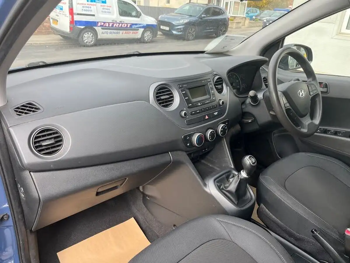 2017-hyundai-i10-12-se-big-16