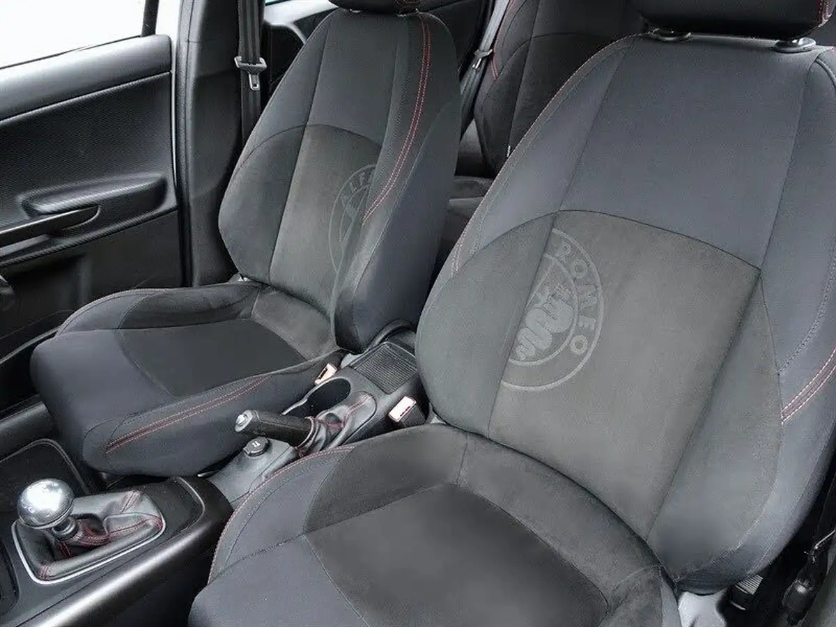 2015-alfa-romeo-giulietta-14-tb-sprint-big-11