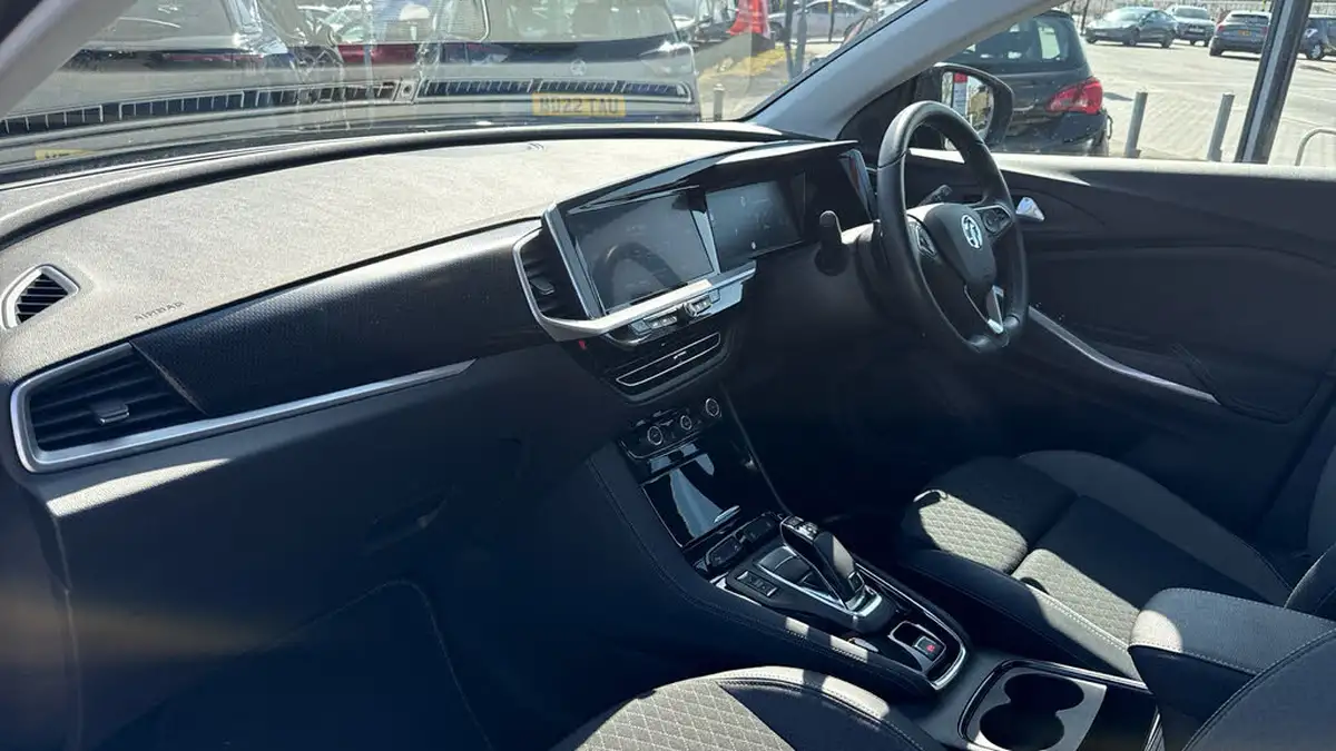 2022-vauxhall-grandland-12-gs-line-auto-big-11
