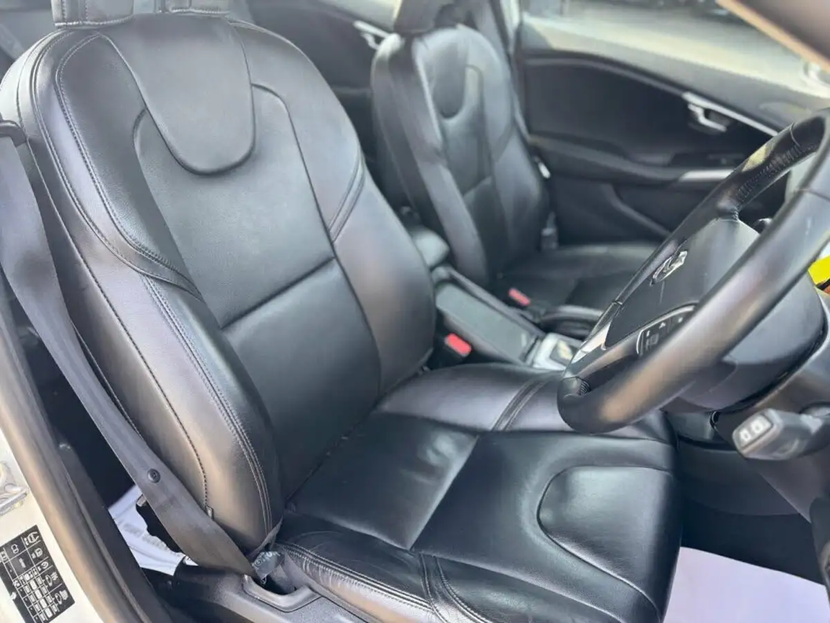 2016-volvo-v40-15-t2-inscription-big-8