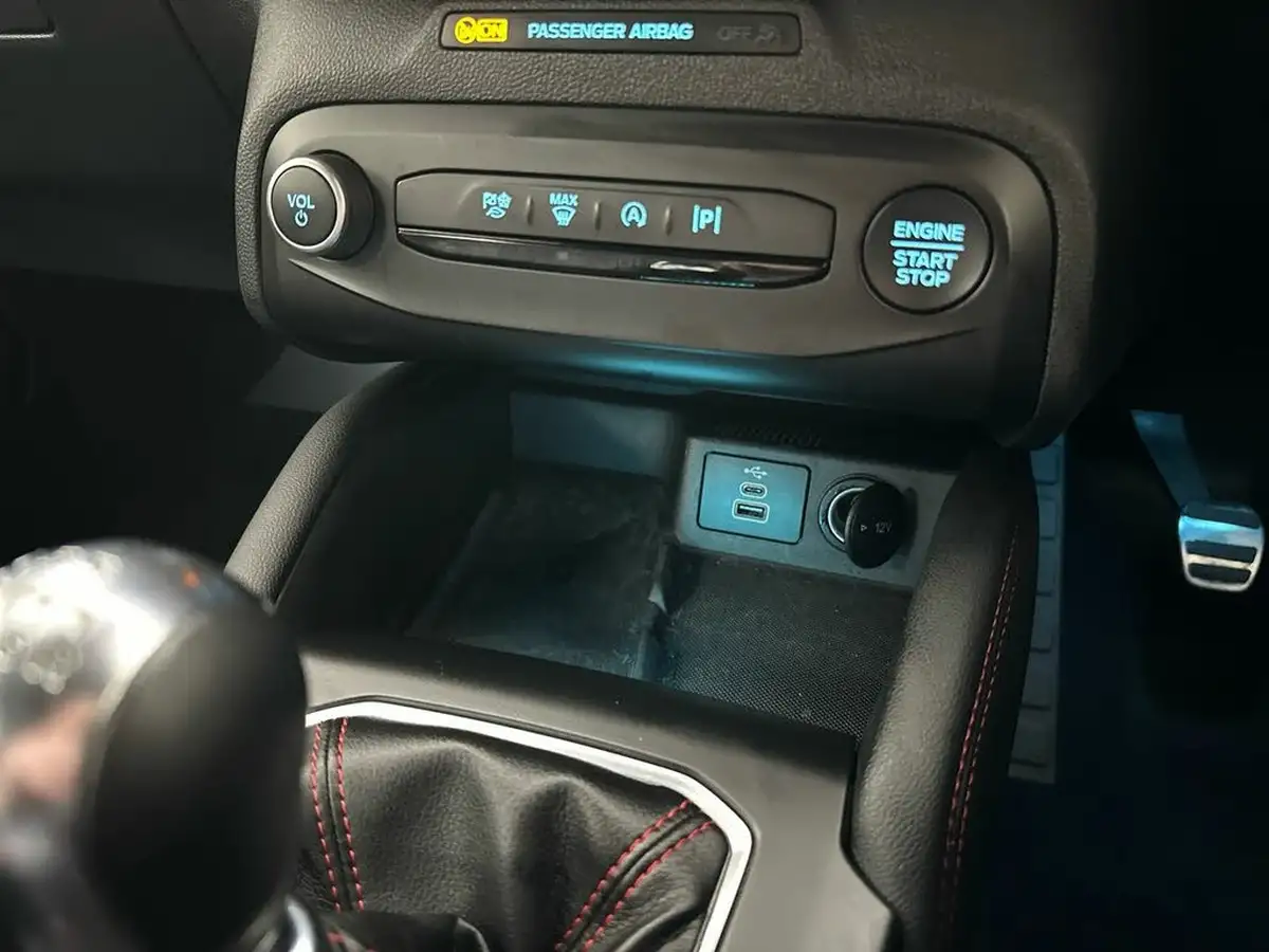 2023-ford-focus-10t-st-line-x-125ps-hatchback-big-23