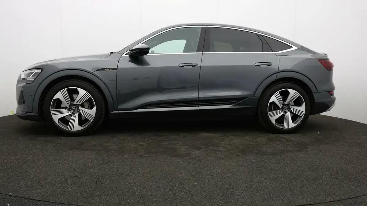 2021-audi-e-tron-55e-s-line-sportback-big-59