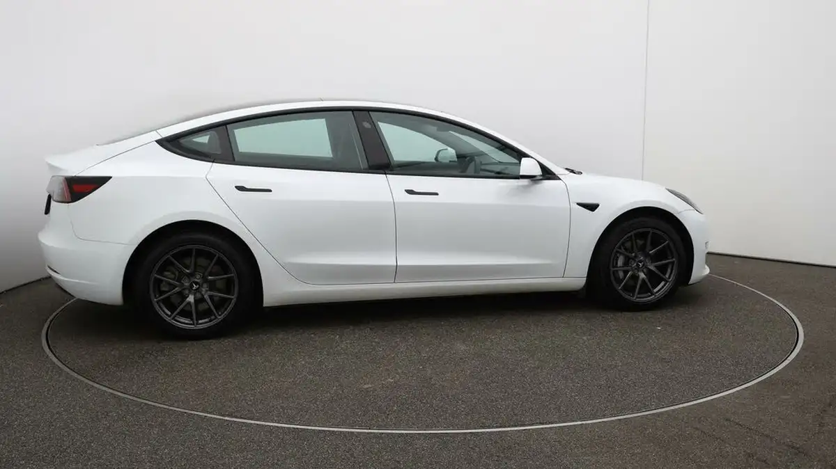 2021-tesla-model-3-e-long-range-4x4-big-34