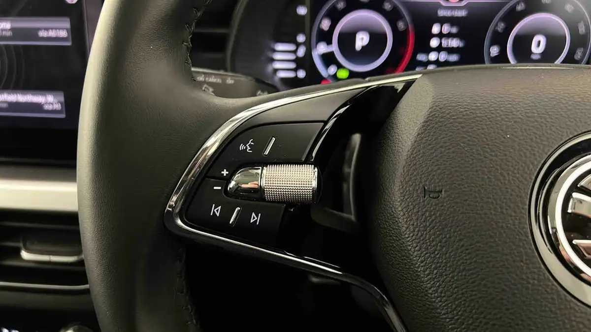 2021-skoda-kamiq-10-tsi-se-l-109ps-dsg-big-16