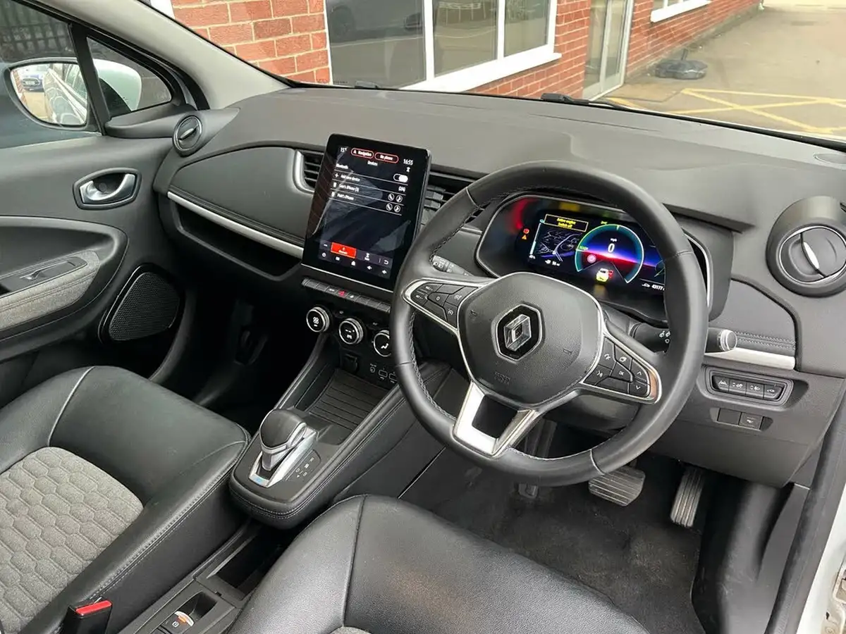 2021-renault-zoe-e-gt-line-big-48
