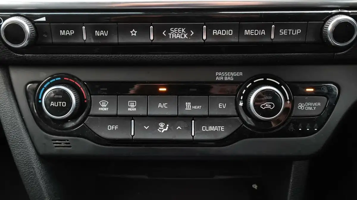 2020-kia-e-niro-ev-4-big-12