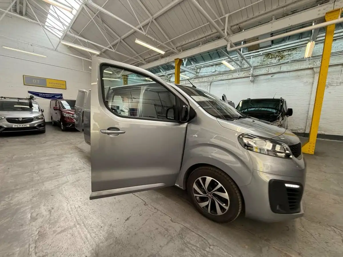 2022-fiat-scudo-20jtd-business-145hpeu6d-lwb-panel-big-40