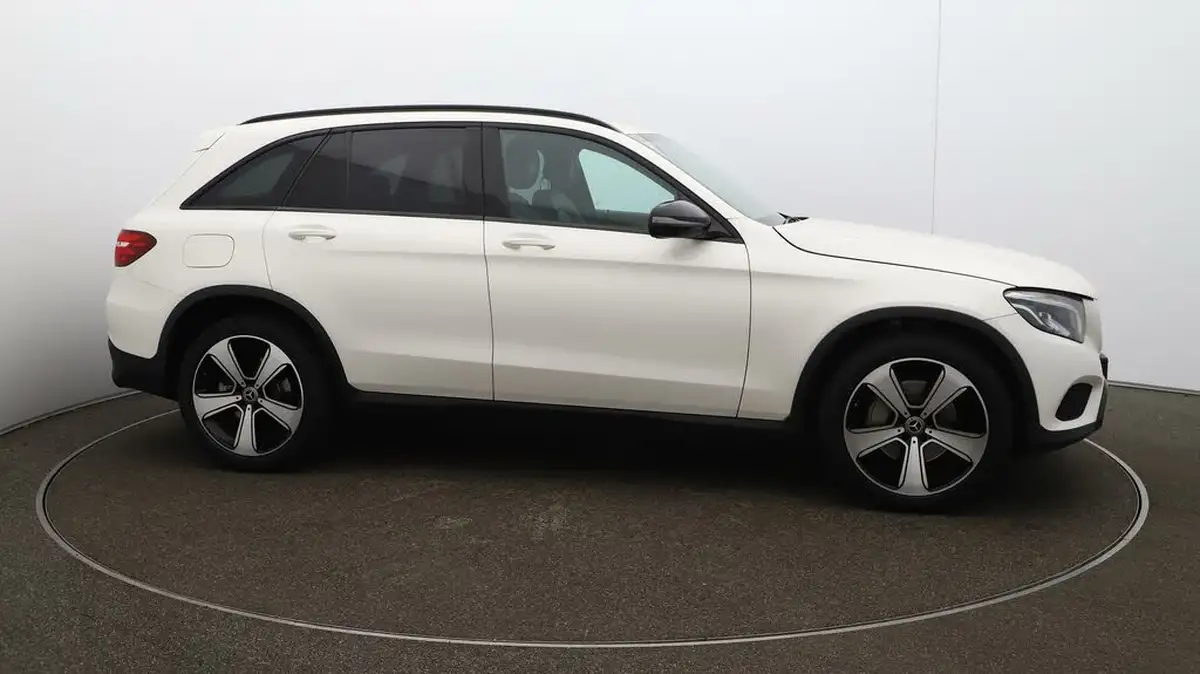 2019-mercedes-benz-glc-class-21d-glc220d-urban-edition-big-39
