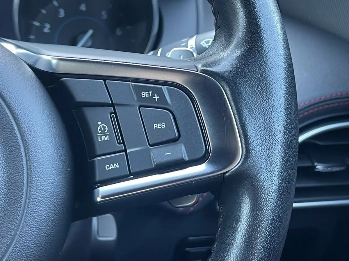 2019-jaguar-xe-20i-landmark-200ps-big-17