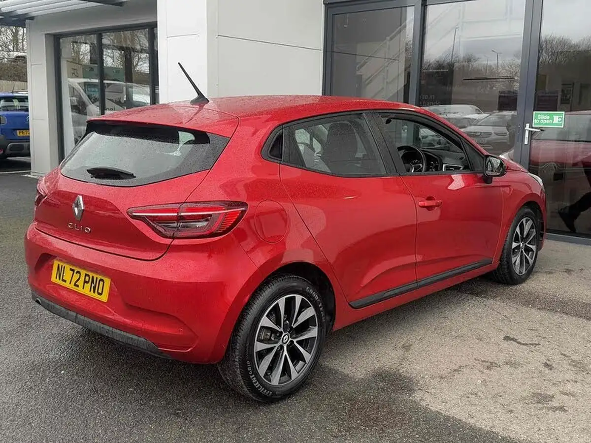 2022-renault-clio-10-tce-iconic-edition-big-15