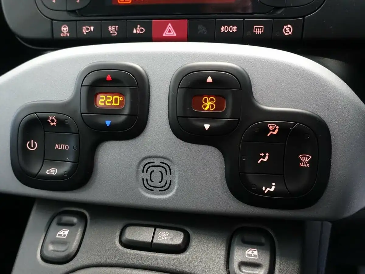 2018-fiat-panda-12-city-cross-ss-big-21