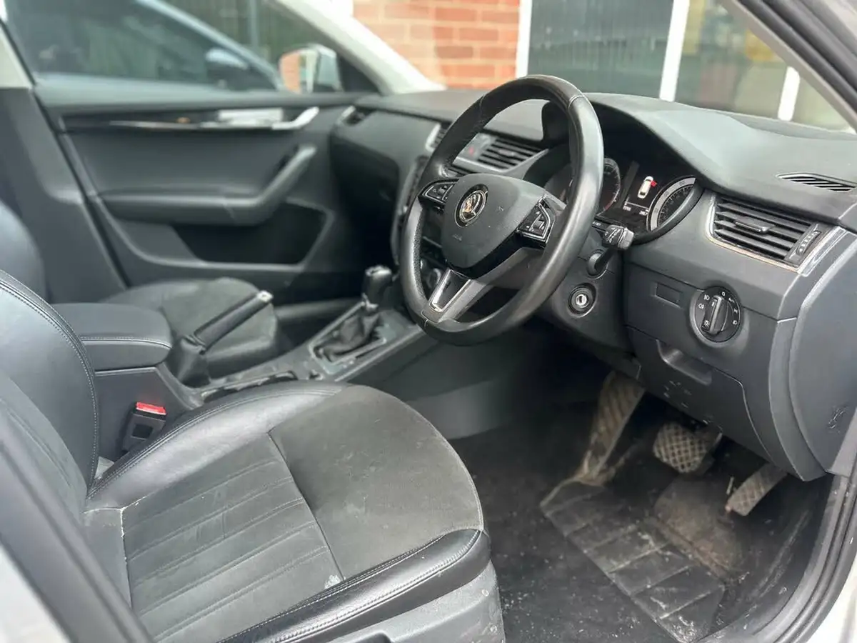 2018-skoda-octavia-20tdi-se-l-estate-dsg-big-15