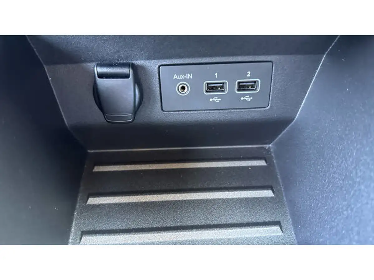 2021-renault-clio-10-tce-iconic-90ps-big-29
