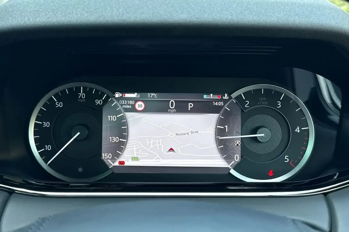 2022-land-rover-range-rover-evoque-20-d200-r-dynamic-hse-big-16