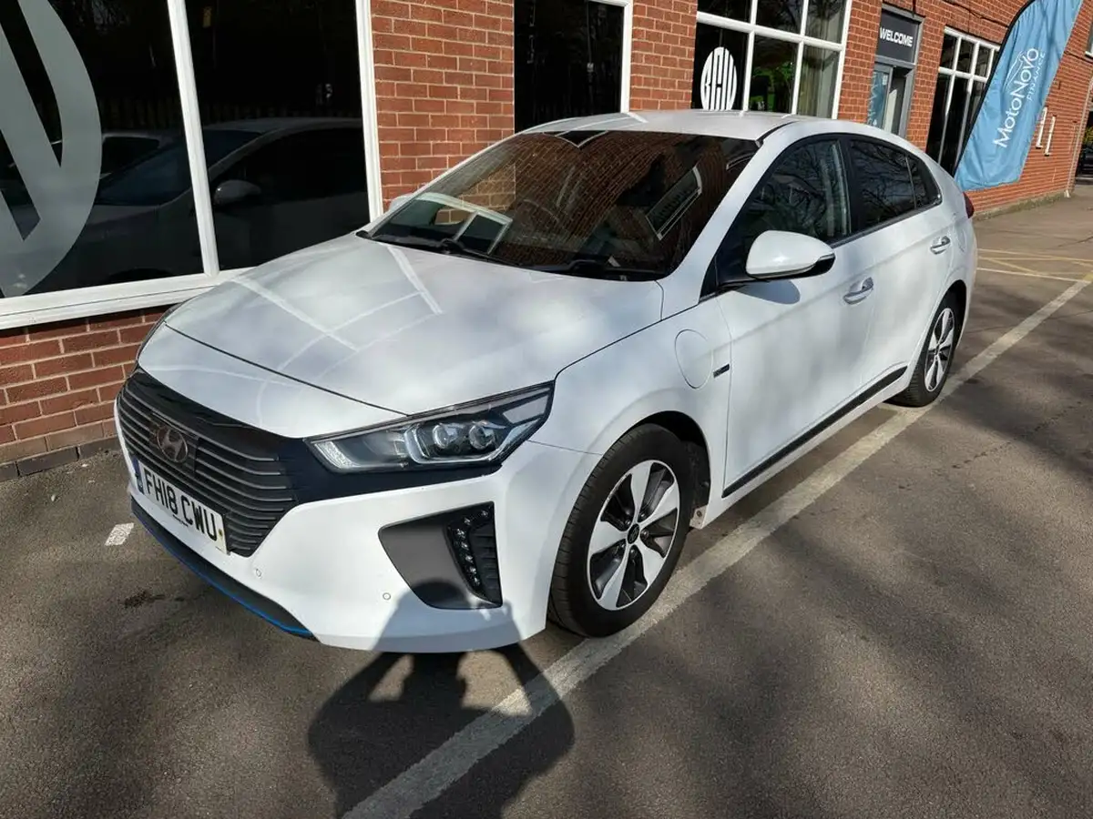 2018-hyundai-ioniq-16-gdi-premium-se-plug-in-hybrid-big-3