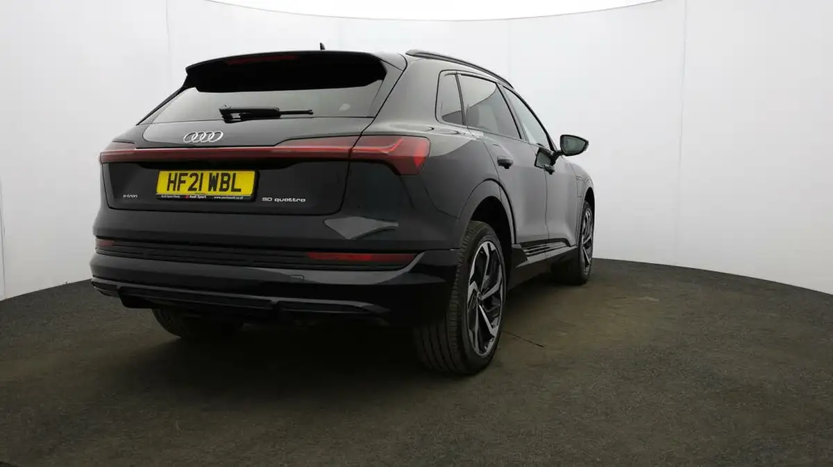 2021-audi-e-tron-50e-black-edition-station-wagon-big-41