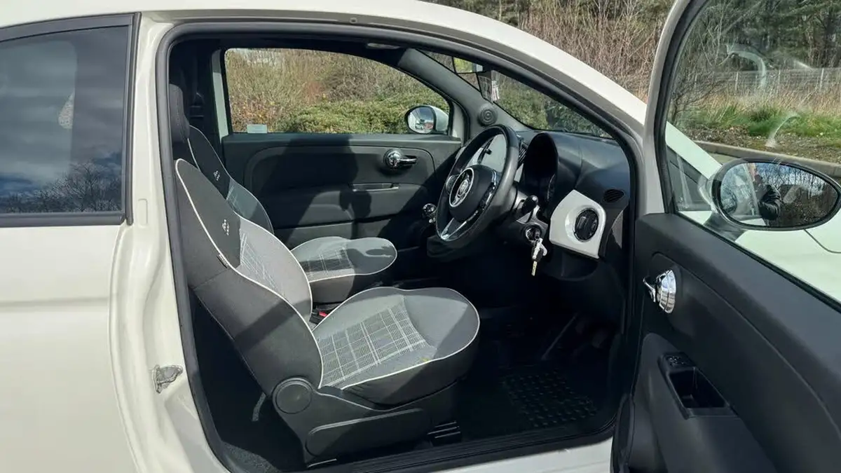2020-fiat-500-10-lounge-big-19