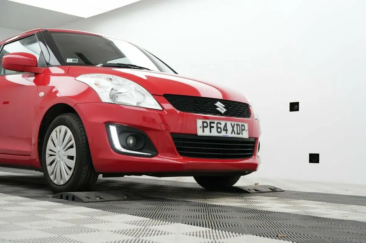 2015-suzuki-swift-12-sz2-3d-big-4