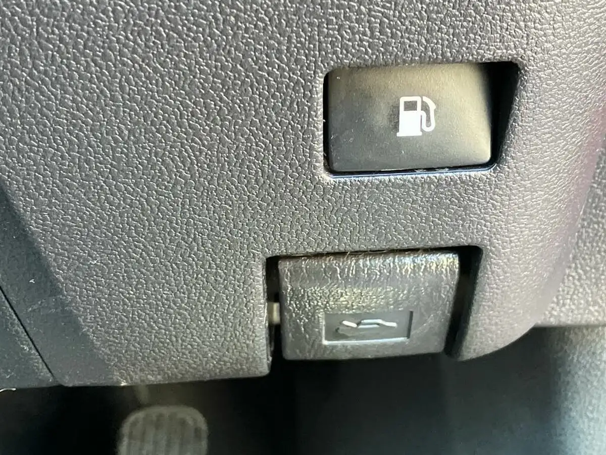 2017-toyota-prius-18-vvt-i-business-edition-trk-big-38