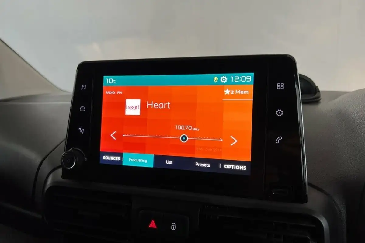 2020-citroen-berlingo-12-puretech-1000-enterprise-big-16
