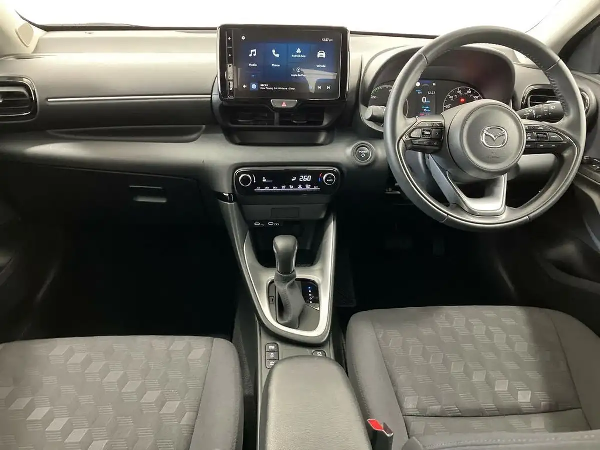 2024-mazda-mazda2-15-exclusive-line-big-8