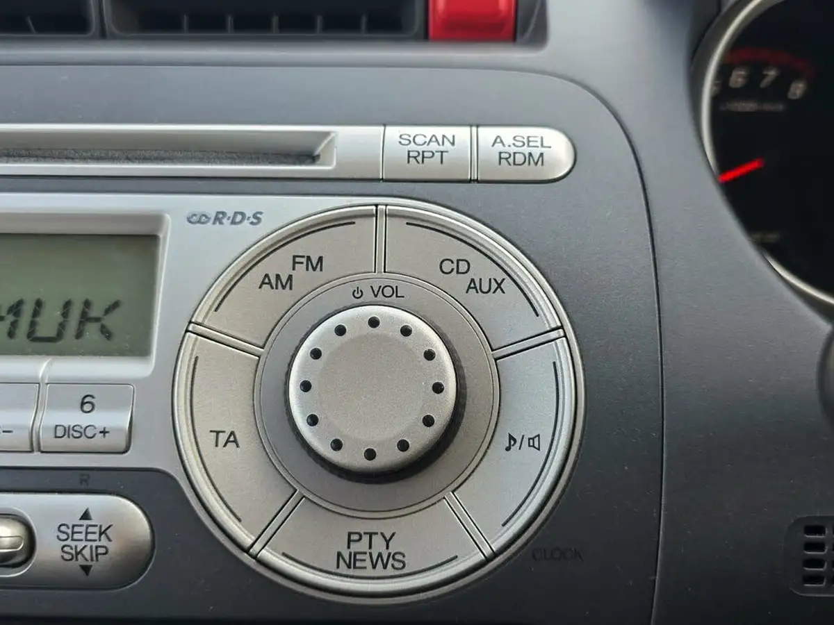 2007-honda-jazz-14-se-big-45