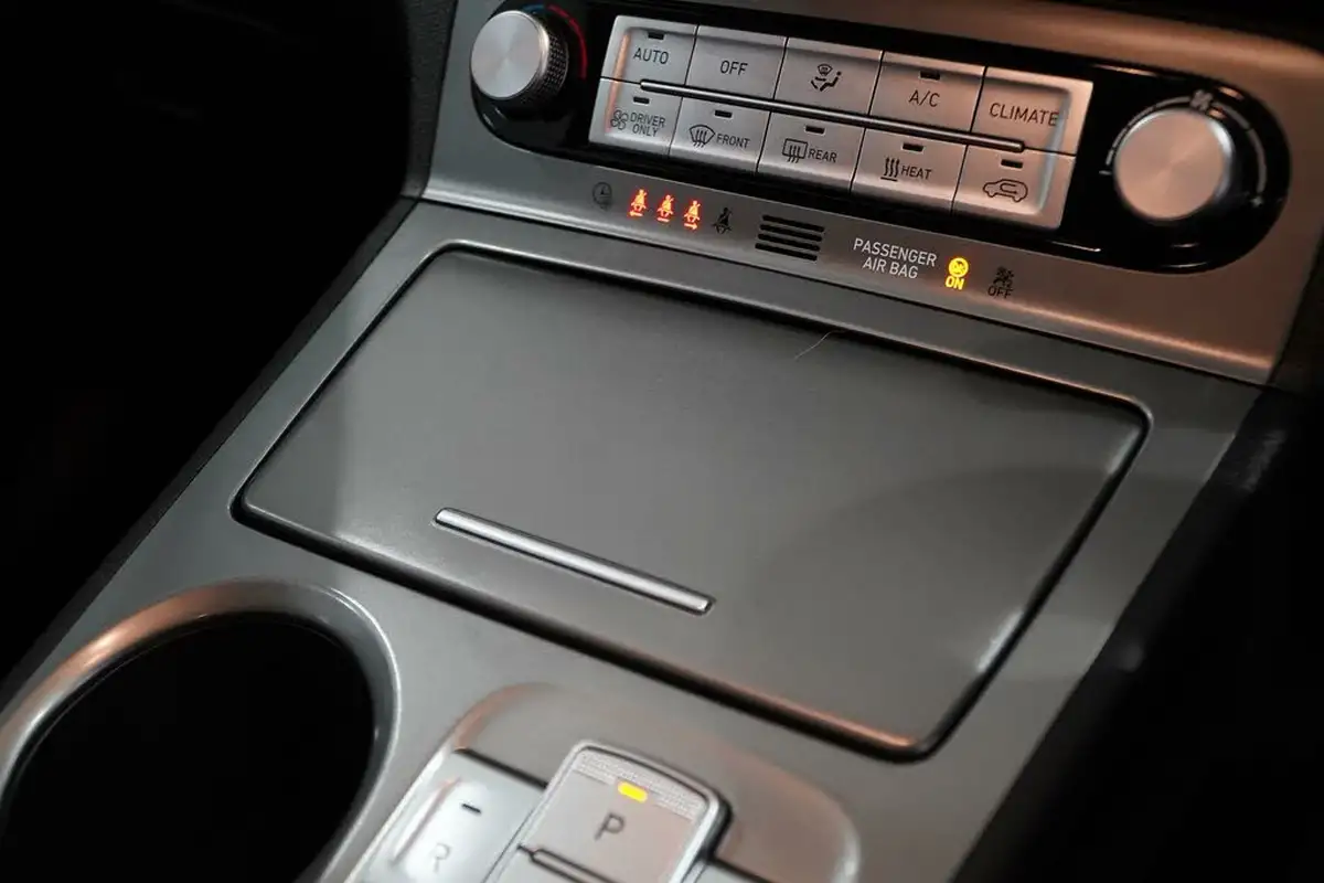2022-hyundai-kona-e-premium-204ps-64kwh-7kw-obc-big-46