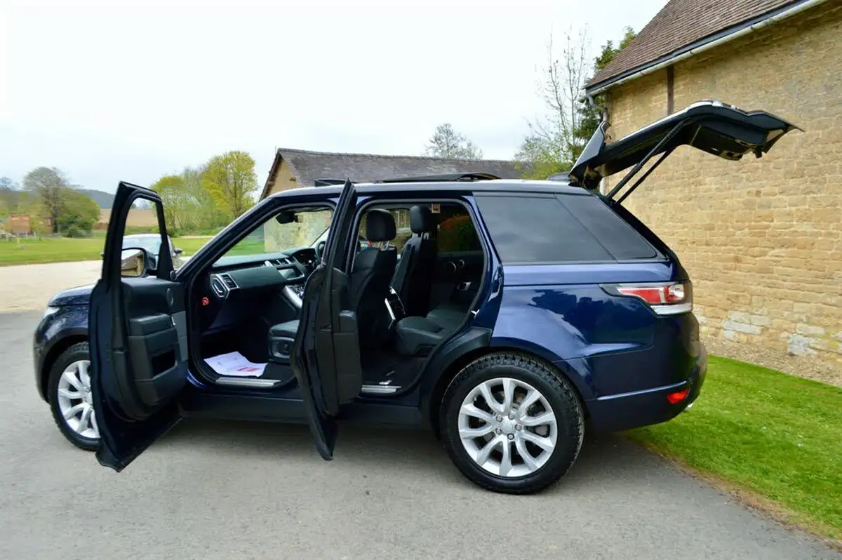 2017-land-rover-range-rover-sport-30-sd-v6-hse-306ps-big-2