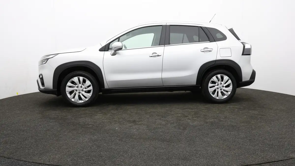 2023-suzuki-s-cross-15-motion-big-59