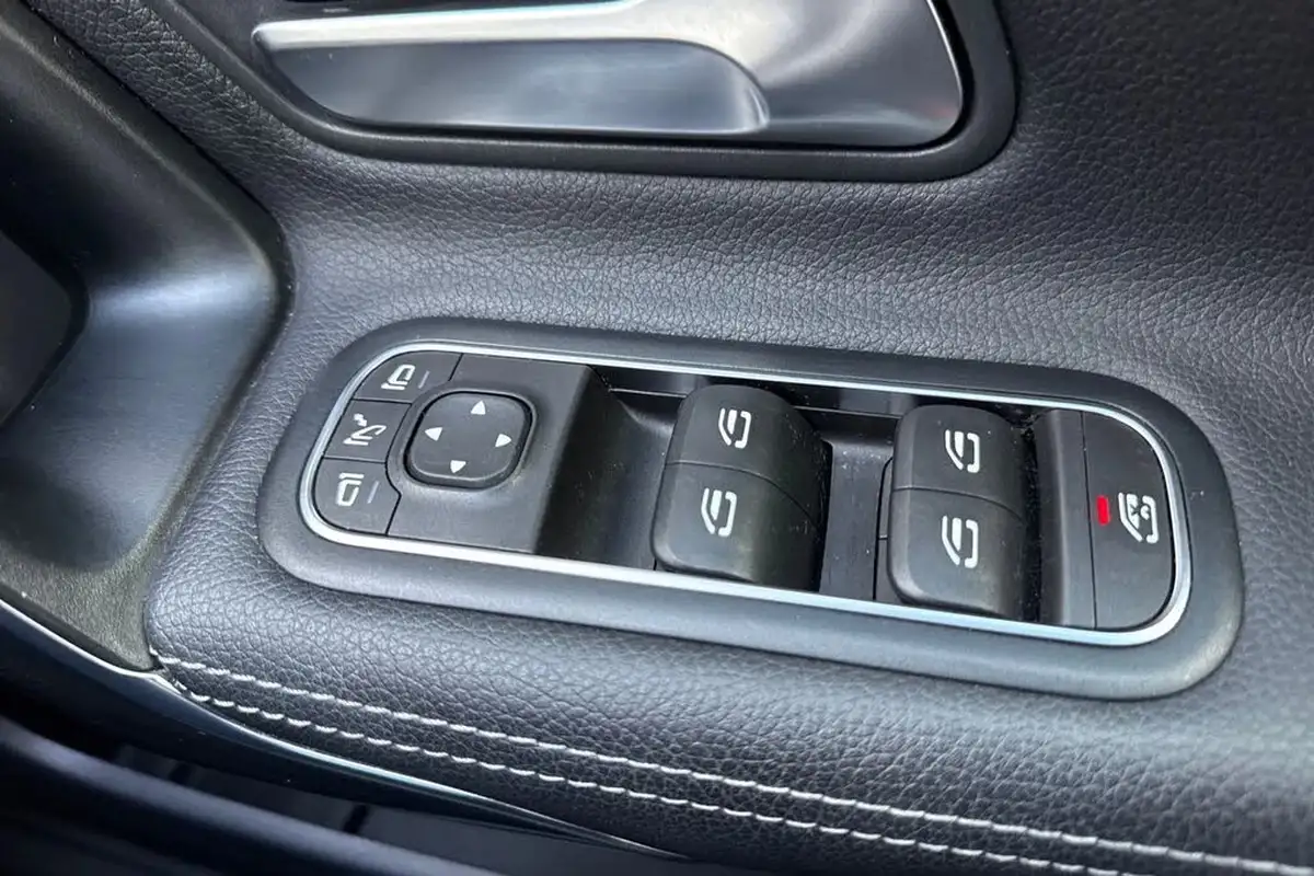 2019-mercedes-benz-a-class-13-a180-sport-executive-hatchback-5d-1332cc-7g-dct-big-24
