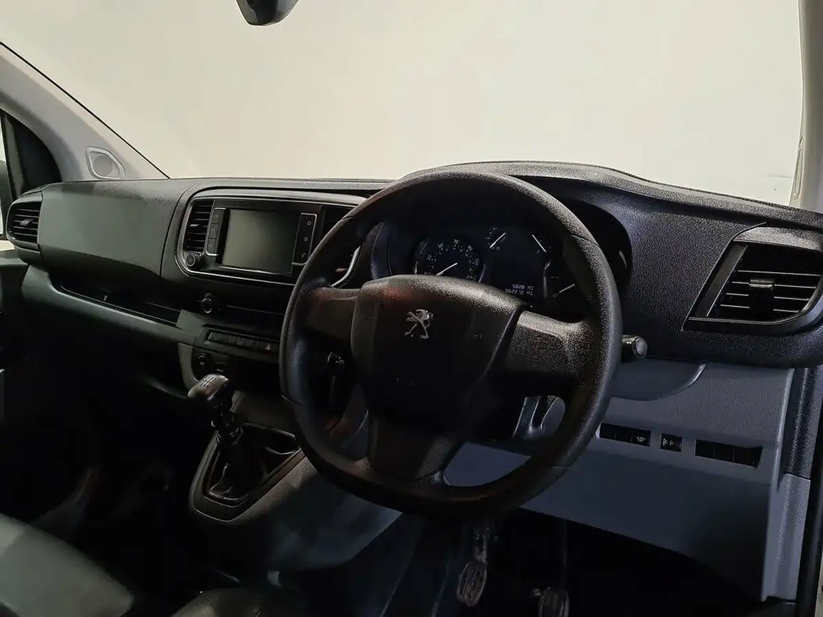 2022-peugeot-expert-15-bluehdi-professional-premium-compact-1000-big-3