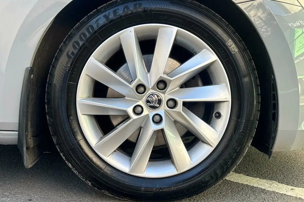 2019-skoda-superb-15-tsi-sportline-plus-estate-dsg-big-4