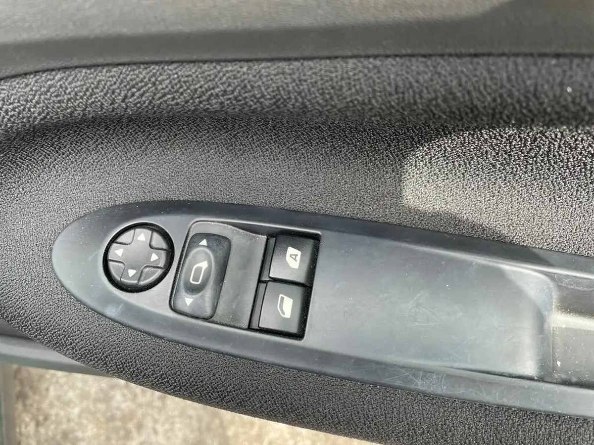 2017-ds-ds-3-12-puretech-connected-chic-82ps-big-19
