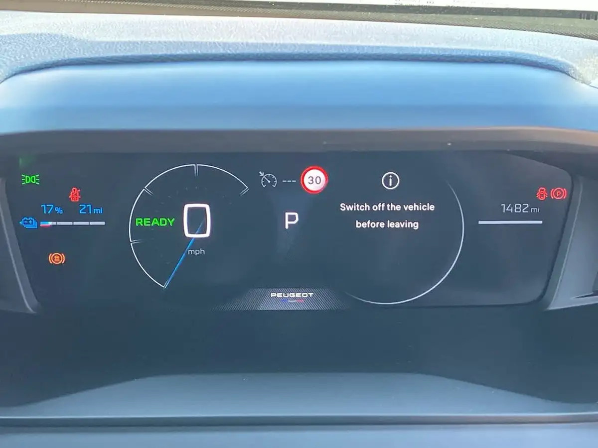 2024-peugeot-2008-suv-e-allure-136ps-50kwh-big-40