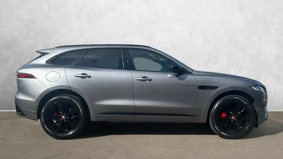 2022-jaguar-f-pace-20-p250-r-dynamic-black-big-4