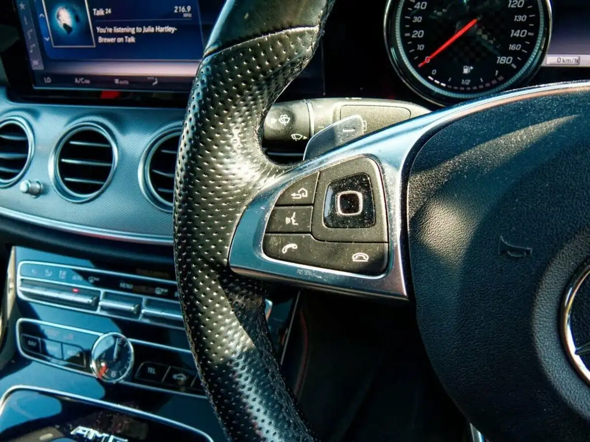 2017-mercedes-benz-e-class-30-e43-amg-premium-plusss-saloon-4d-big-34